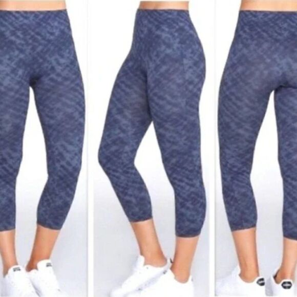 SPANX Pants - SPANX Look At Me Now Seamless Cropped Leggings In Indigo Watercolor Size Small